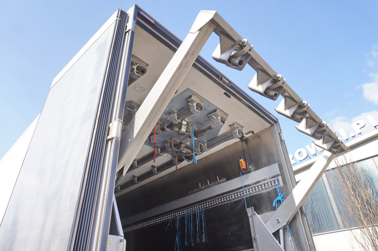 MAN TGM 18.320 / CHEREAU meat hook refrigerator / Carcass elevator - Camion frigorifique: photos 4 MAN TGM 18.320 / CHEREAU meat hook refrigerator / Carcass elevator - Camion frigorifique: photos 4
