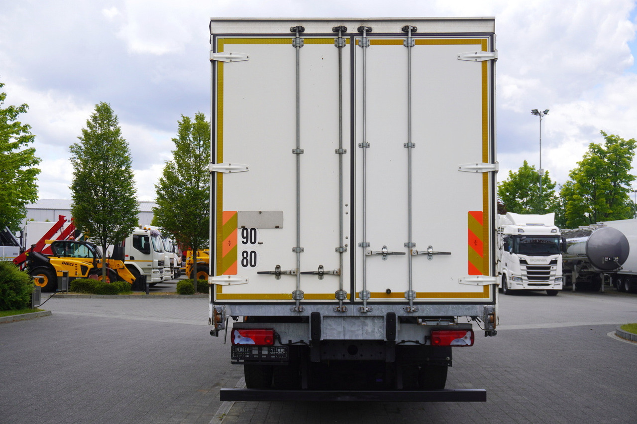 MAN TGS 18.440 / 19 EPAL curtainsider / Sleeper cab - Camion à rideaux coulissants: photos 3 MAN TGS 18.440 / 19 EPAL curtainsider / Sleeper cab - Camion à rideaux coulissants: photos 3