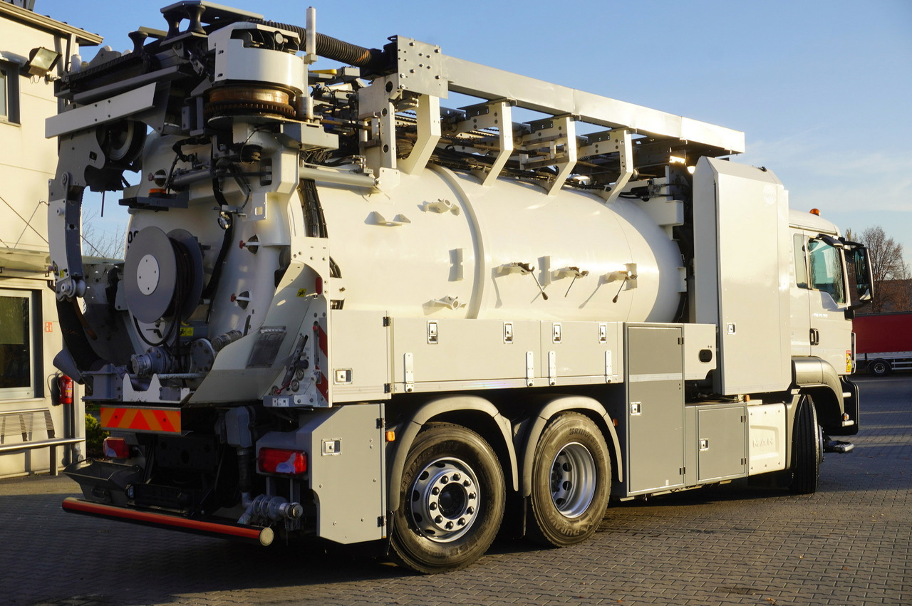 MAN TGS 26.360 E6 / RIVARD sewage cleaner 18 m3 / 180 tho. km / steering axle / 2 units - Camion hydrocureur: photos 4 MAN TGS 26.360 E6 / RIVARD sewage cleaner 18 m3 / 180 tho. km / steering axle / 2 units - Camion hydrocureur: photos 4