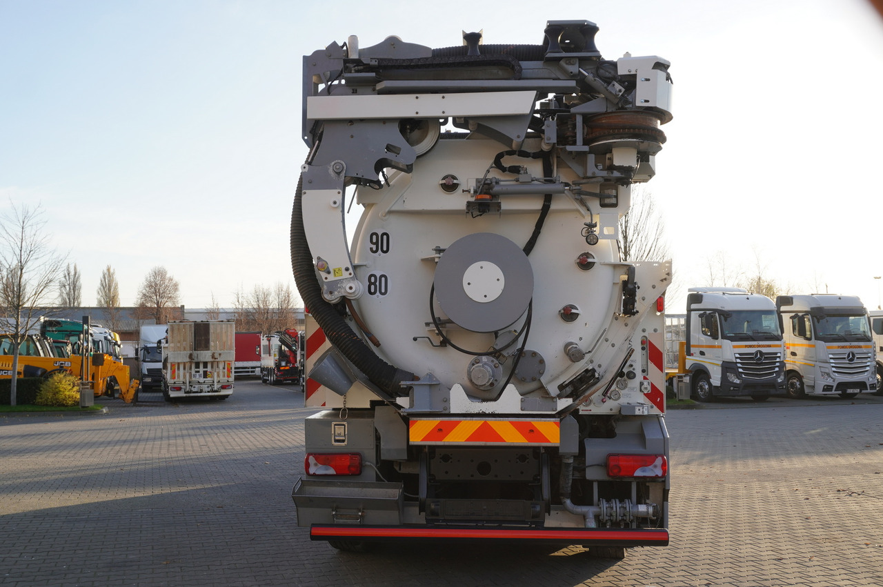 MAN TGS 26.360 E6 / RIVARD sewage cleaner 18 m3 / 180 tho. km / steering axle / 2 units - Camion hydrocureur: photos 5 MAN TGS 26.360 E6 / RIVARD sewage cleaner 18 m3 / 180 tho. km / steering axle / 2 units - Camion hydrocureur: photos 5