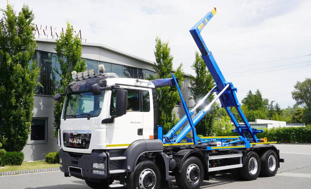 MAN TGS 35.400 8×4 HYVA LIFT 32.56 SE hooklift - Camion ampliroll: photos 1 MAN TGS 35.400 8×4 HYVA LIFT 32.56 SE hooklift - Camion ampliroll: photos 1