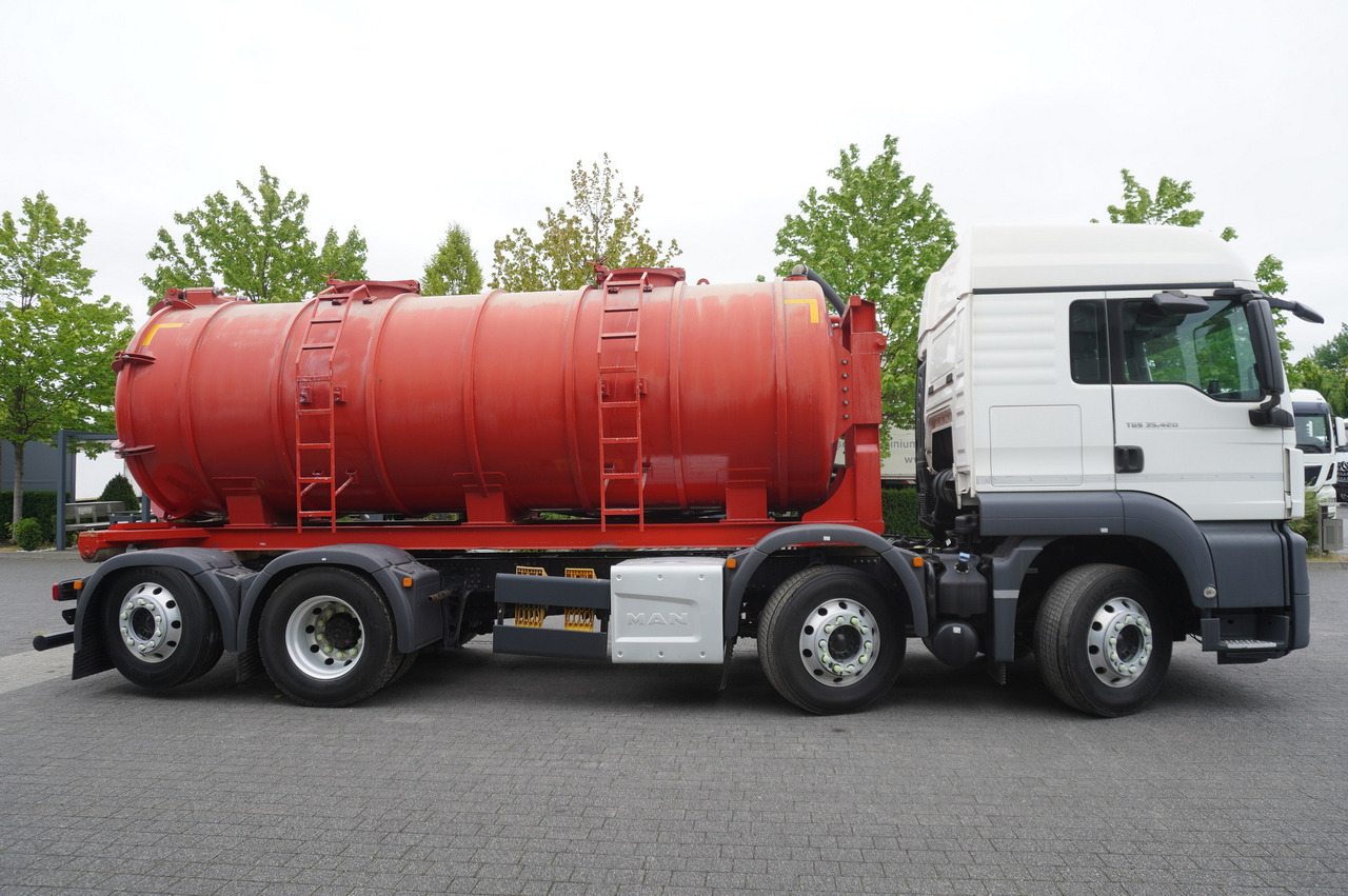 MAN TGS 35.420 8×2 / NEW septic barrel 13000 L / 3 steered axles - Enfouisseur à dents: photos 5 MAN TGS 35.420 8×2 / NEW septic barrel 13000 L / 3 steered axles - Enfouisseur à dents: photos 5