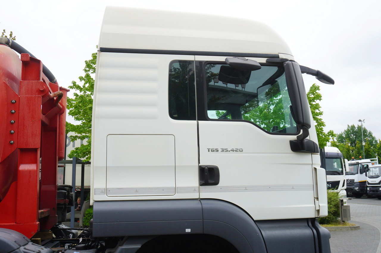 Enfouisseur à dents MAN TGS 35.420 8×2 / NEW septic barrel 13000 L / 3 steered axles: photos 15