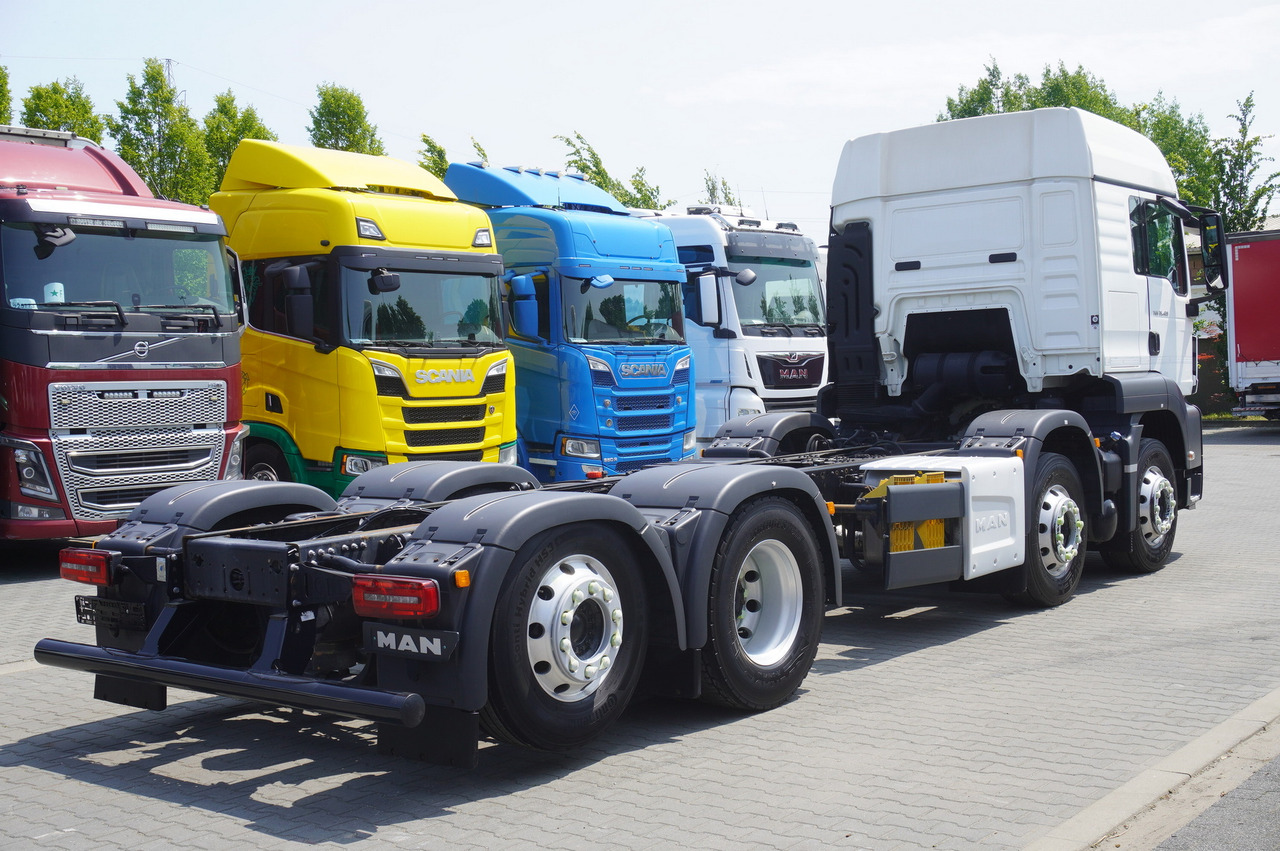 MAN TGS 35.420 8x2 / Chassis 6.4 m / 3 steered axles - Camion grue: photos 5 MAN TGS 35.420 8x2 / Chassis 6.4 m / 3 steered axles - Camion grue: photos 5