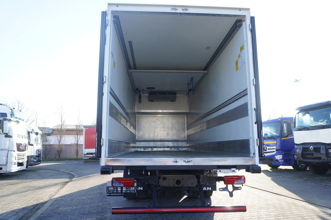 MAN TGX 18.430 E6 / Meyer 19 EPAL refrigerator / Sleeper cab - Camion frigorifique: photos 5 MAN TGX 18.430 E6 / Meyer 19 EPAL refrigerator / Sleeper cab - Camion frigorifique: photos 5