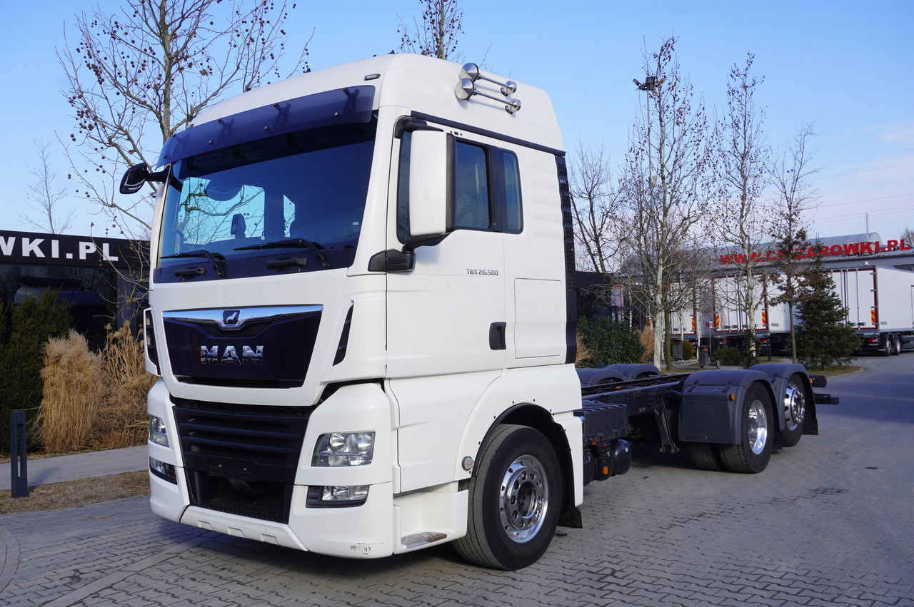 MAN TGX 26,500 / 500 HP / steering 3rd axle / 20 t cap. / Chassis 6.5 m - Châssis cabine: photos 3 MAN TGX 26,500 / 500 HP / steering 3rd axle / 20 t cap. / Chassis 6.5 m - Châssis cabine: photos 3
