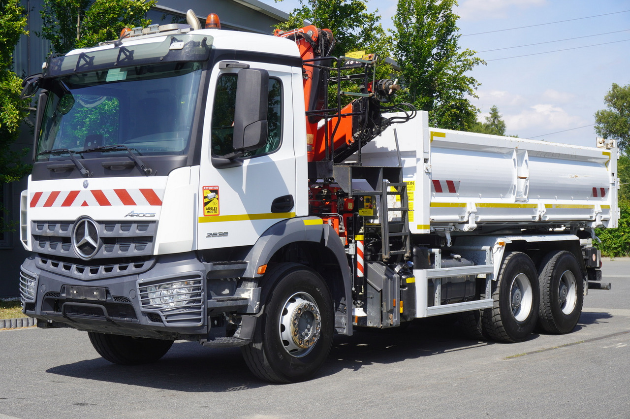 MERCEDES-BENZ AROCS 2636 / Fassi F155A.0.22 crane 6t / 120 tho. km / 3-sided dump truck / 2 x Bordmatic - Camion grue: photos 3 MERCEDES-BENZ AROCS 2636 / Fassi F155A.0.22 crane 6t / 120 tho. km / 3-sided dump truck / 2 x Bordmatic - Camion grue: photos 3