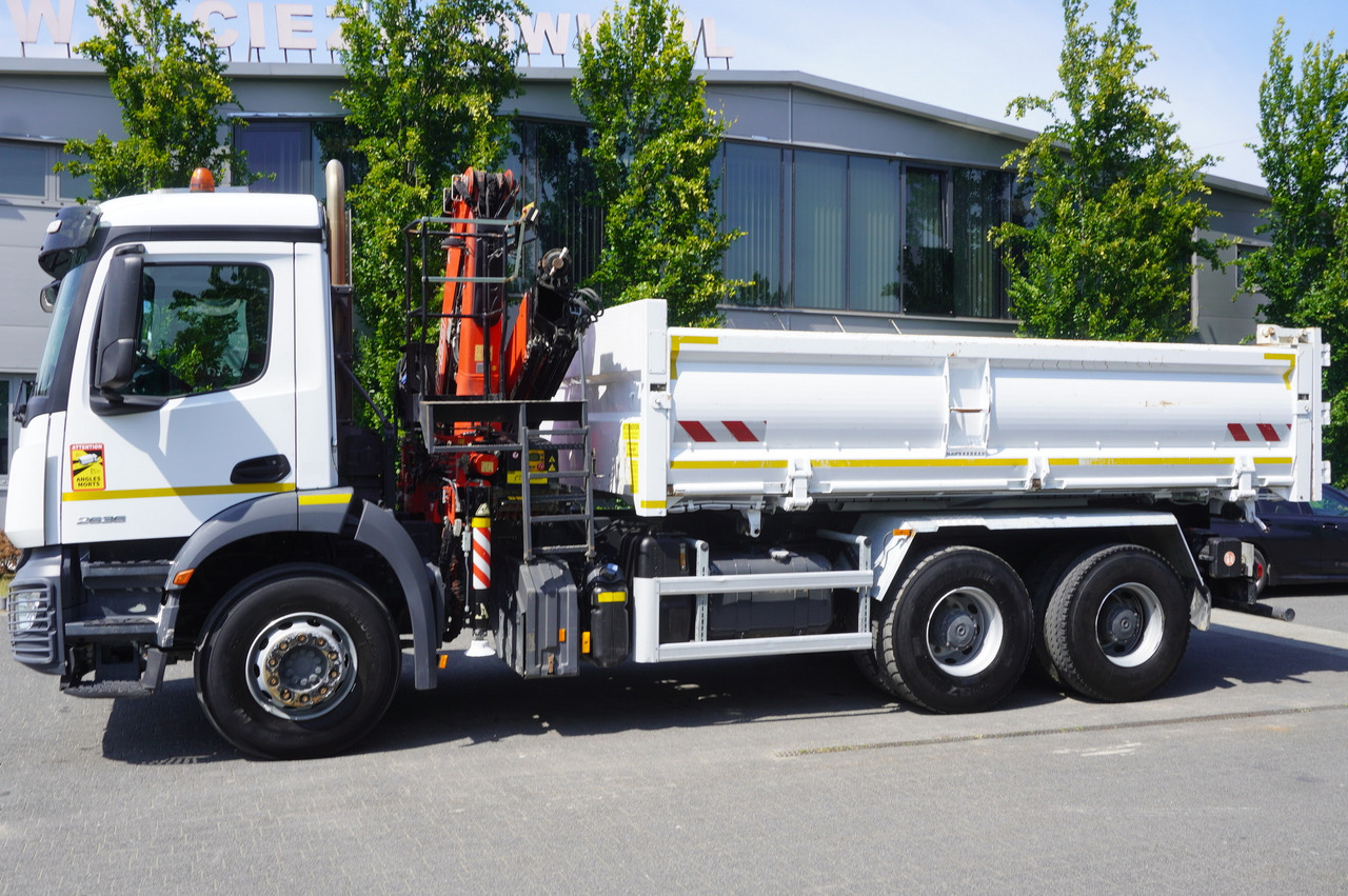 MERCEDES-BENZ AROCS 2636 / Fassi F155A.0.22 crane 6t / 120 tho. km / 3-sided dump truck / 2 x Bordmatic - Camion grue: photos 4 MERCEDES-BENZ AROCS 2636 / Fassi F155A.0.22 crane 6t / 120 tho. km / 3-sided dump truck / 2 x Bordmatic - Camion grue: photos 4