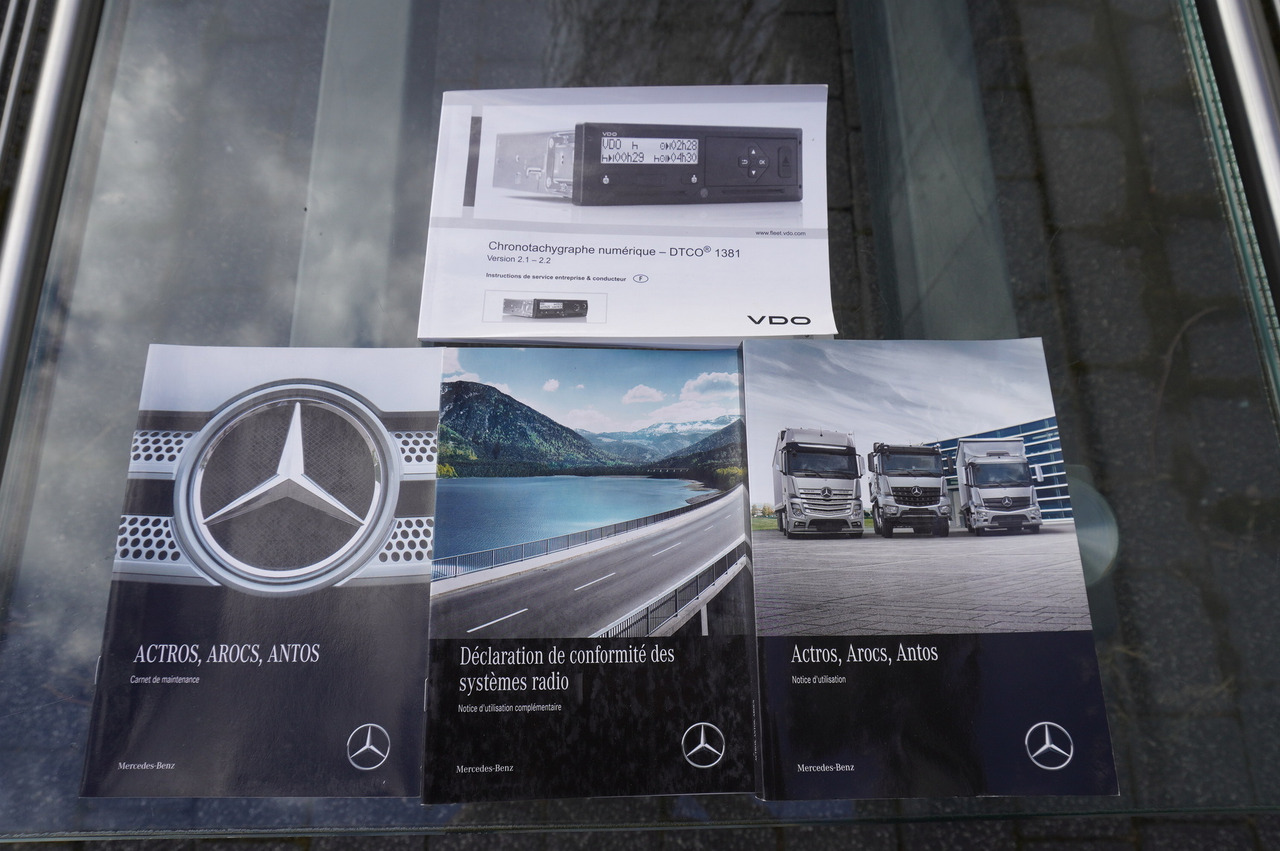 Camion plateau, Camion grue MERCEDES-BENZ AROCS 2636 Flatbed / HDS FASSI F175 7.7 T / 150,000 km: photos 30