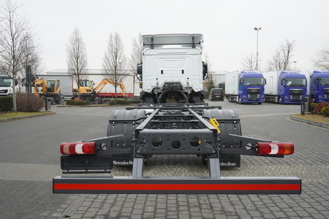 MERCEDES-BENZ Actros 1824 / 9.1 m chassis / sleeping cabin - Châssis cabine: photos 5 MERCEDES-BENZ Actros 1824 / 9.1 m chassis / sleeping cabin - Châssis cabine: photos 5