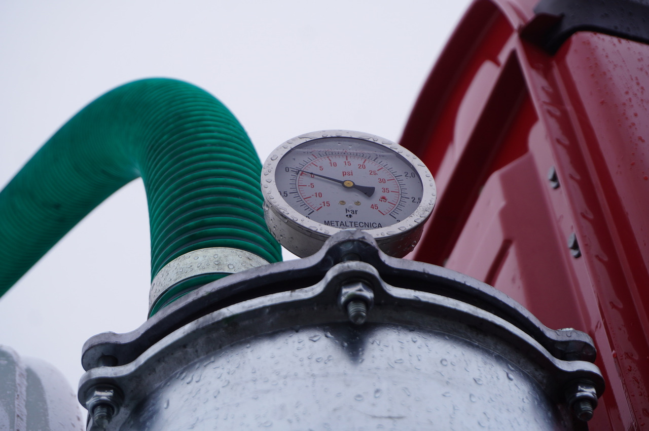 Crédit-bail de MERCEDES-BENZ Actros 1833 / 260 tho. km / NEW septic tank 11000 l MERCEDES-BENZ Actros 1833 / 260 tho. km / NEW septic tank 11000 l: photos 13