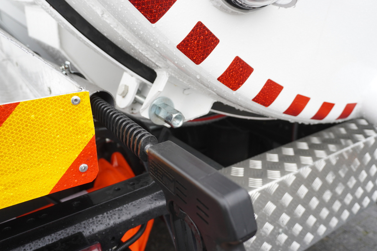 Crédit-bail de MERCEDES-BENZ Actros 1833 / 260 tho. km / NEW septic tank 11000 l MERCEDES-BENZ Actros 1833 / 260 tho. km / NEW septic tank 11000 l: photos 14