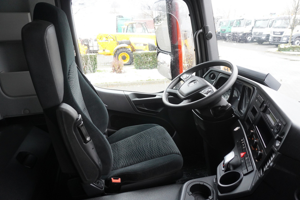 Crédit-bail de MERCEDES-BENZ Actros 1833 / 260 tho. km / NEW septic tank 11000 l MERCEDES-BENZ Actros 1833 / 260 tho. km / NEW septic tank 11000 l: photos 27