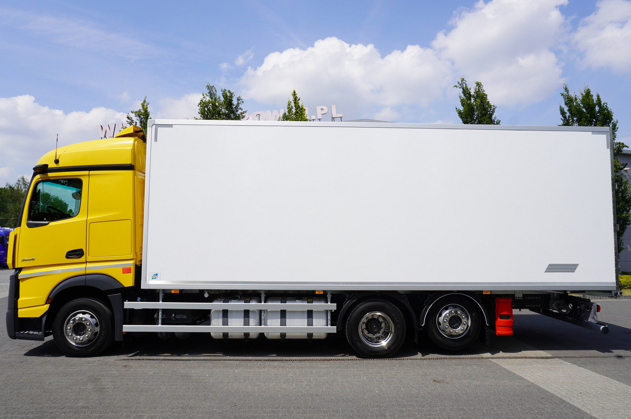MERCEDES-BENZ Actros 2545 MP5 6×2 E6 / NEW Igloocar refrigerator / 19 pallets / Carrier Supra 850 - Camion frigorifique: photos 2 MERCEDES-BENZ Actros 2545 MP5 6×2 E6 / NEW Igloocar refrigerator / 19 pallets / Carrier Supra 850 - Camion frigorifique: photos 2