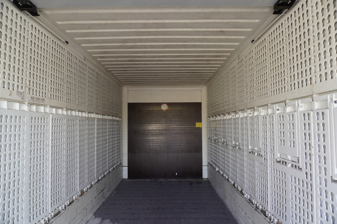 MERCEDES-BENZ Actros 2545 MP5 / KRONE 18 EPAL box body / ADR AT - Camion frigorifique: photos 4 MERCEDES-BENZ Actros 2545 MP5 / KRONE 18 EPAL box body / ADR AT - Camion frigorifique: photos 4