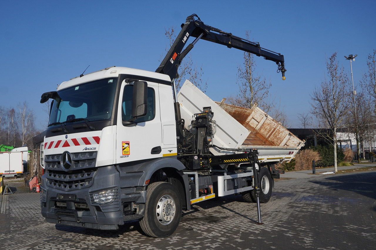 Camion grue, Camion grue MERCEDES-BENZ Arocs 1833 / 87,000 km!!! / Hds HIAB X-DUO 128 B-2 / three-sided tipper: photos 26
