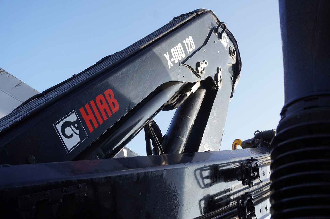 Camion grue, Camion grue MERCEDES-BENZ Arocs 1833 / 87,000 km!!! / Hds HIAB X-DUO 128 B-2 / three-sided tipper: photos 10