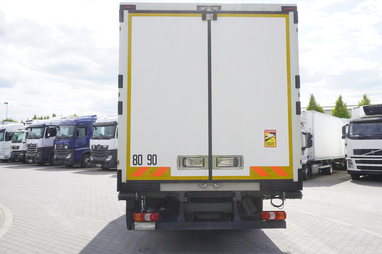 MERCEDES-BENZ Atego 1021 / Lamberet meat hook refrigerator / Carcass elevator 1000 kg / Thermoking T800 R - Camion frigorifique, Camion grue: photos 4 MERCEDES-BENZ Atego 1021 / Lamberet meat hook refrigerator / Carcass elevator 1000 kg / Thermoking T800 R - Camion frigorifique, Camion grue: photos 4