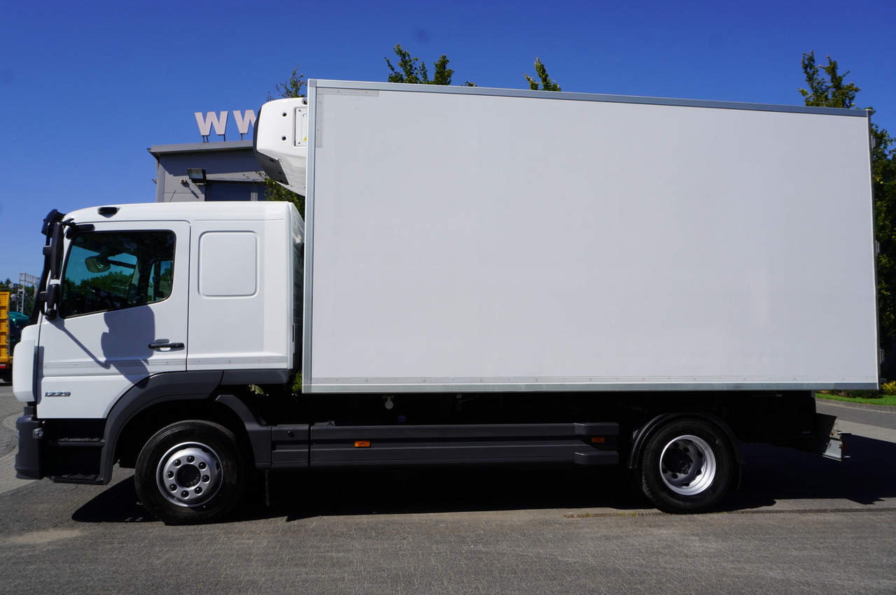 MERCEDES-BENZ Atego 1223 / Bitemperature Refrigerator 12 EPAL / Full ADR / Sleeper cab / 175 tho. km - Camion frigorifique: photos 2 MERCEDES-BENZ Atego 1223 / Bitemperature Refrigerator 12 EPAL / Full ADR / Sleeper cab / 175 tho. km - Camion frigorifique: photos 2