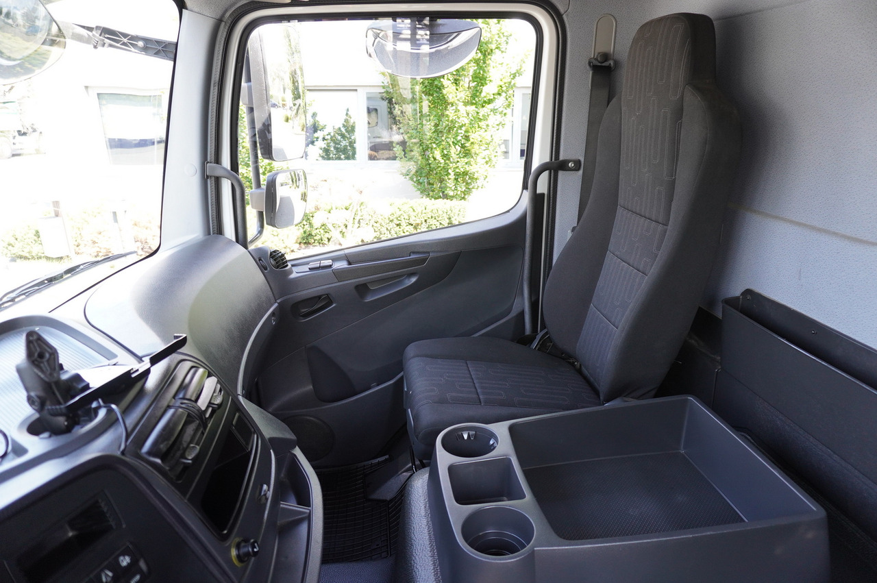 Crédit-bail de MERCEDES-BENZ Atego 1318 E6 / 20 pallet container / lift / 90 thousand km !!! MERCEDES-BENZ Atego 1318 E6 / 20 pallet container / lift / 90 thousand km !!!: photos 12