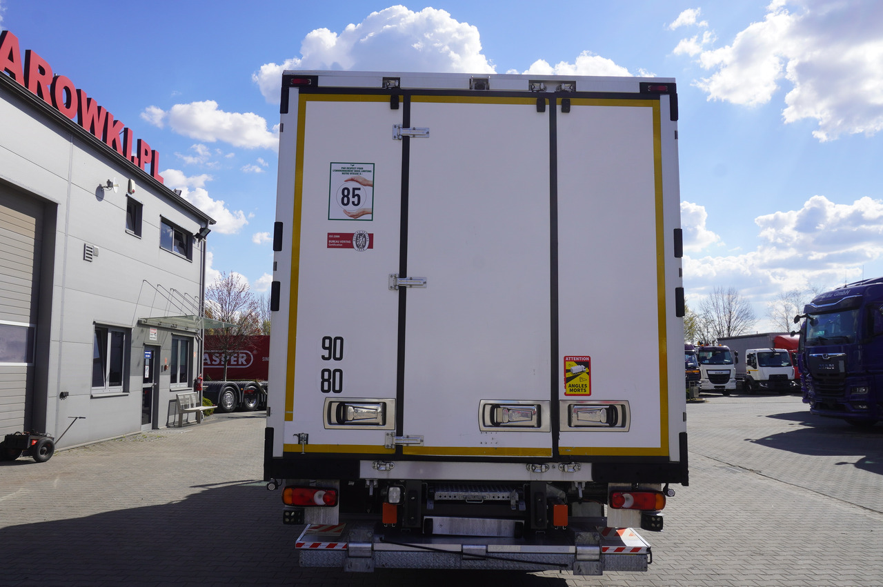 RENAULT D12 / Lamberet refrigerated truck / Dhollandia tail lift 1500 kg / 130 thousand km !! - Camion frigorifique: photos 4 RENAULT D12 / Lamberet refrigerated truck / Dhollandia tail lift 1500 kg / 130 thousand km !! - Camion frigorifique: photos 4