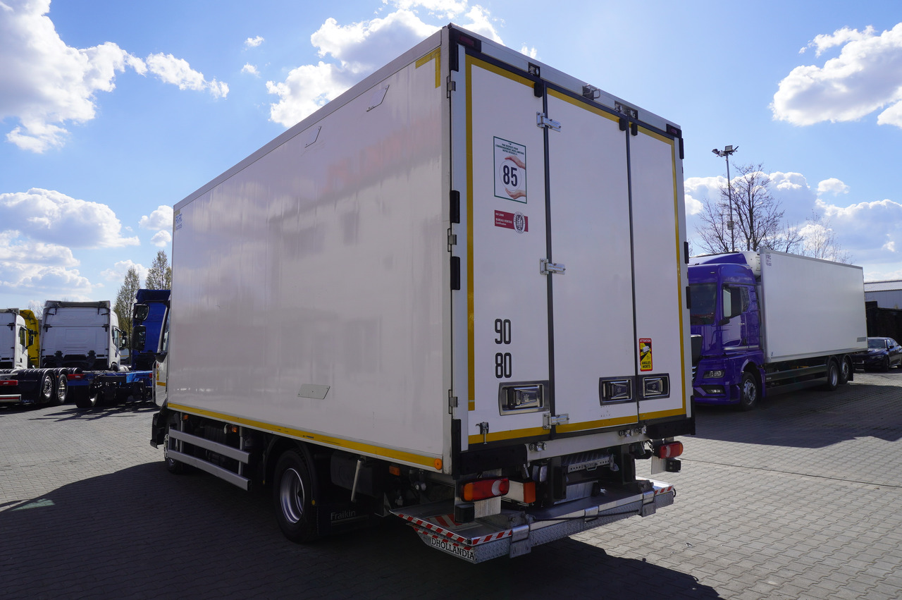 RENAULT D12 / Lamberet refrigerated truck / Dhollandia tail lift 1500 kg / 130 thousand km !! - Camion frigorifique: photos 5 RENAULT D12 / Lamberet refrigerated truck / Dhollandia tail lift 1500 kg / 130 thousand km !! - Camion frigorifique: photos 5