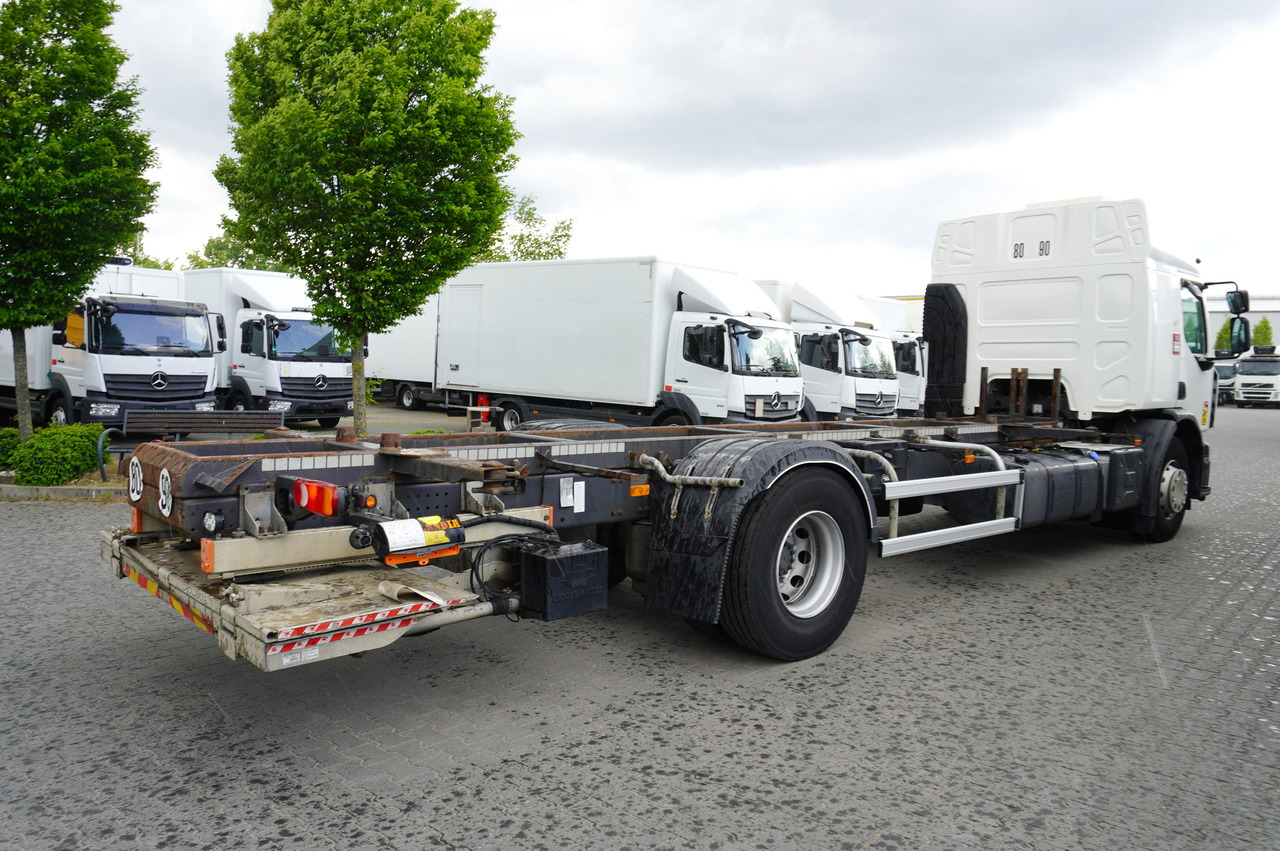 RENAULT D19 Wide Glob / BDF / load capacity 11t / 280 thousand km / tail lift - Châssis cabine: photos 5 RENAULT D19 Wide Glob / BDF / load capacity 11t / 280 thousand km / tail lift - Châssis cabine: photos 5