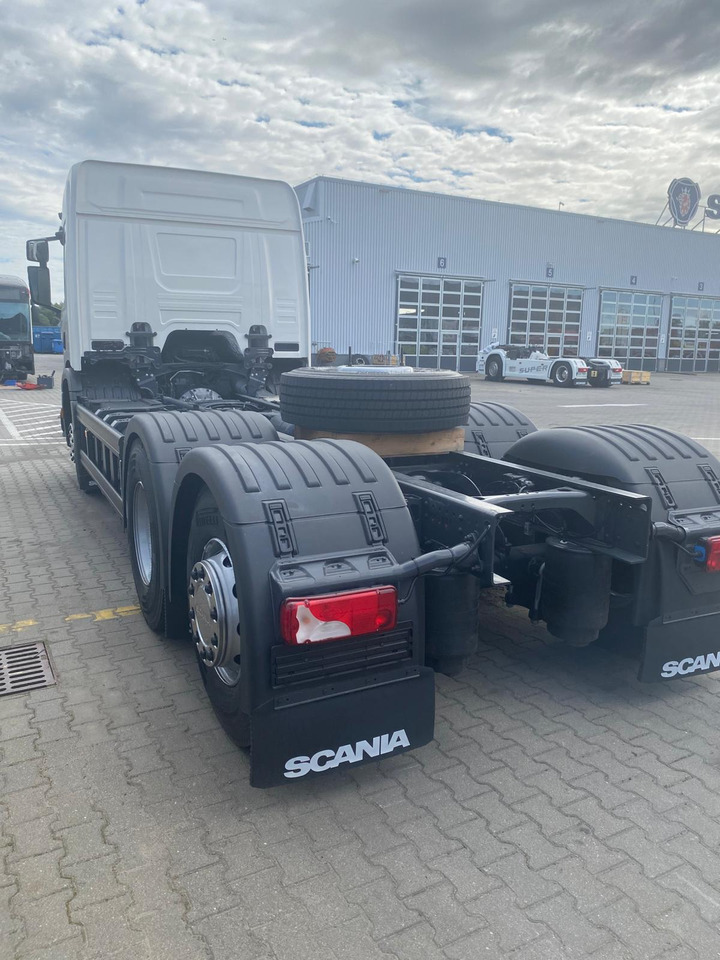 SCANIA NEW Scania P 340 B6x2*4NA / chassis frame / steering axle / CNG / large cab / 8 units - Châssis cabine: photos 4 SCANIA NEW Scania P 340 B6x2*4NA / chassis frame / steering axle / CNG / large cab / 8 units - Châssis cabine: photos 4