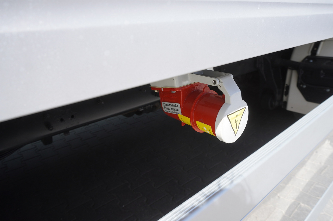 Camion frigorifique SCANIA R500 / Lecapitaine refrigerator 20 EPAL / Carrier Supra 950 / Steered 3rd axle: photos 8