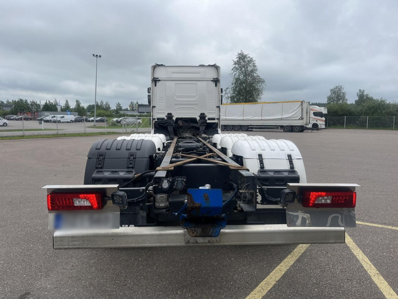 SCANIA R560 B8x4*4 / Chassis / sleeper cab / Power take-off - Camion grue: photos 5 SCANIA R560 B8x4*4 / Chassis / sleeper cab / Power take-off - Camion grue: photos 5