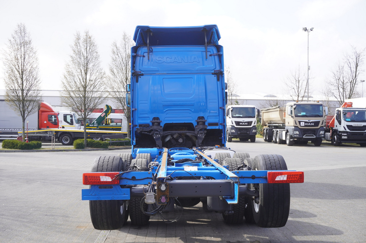 SCANIA R650 V8 / 650 HP/ frame 8.8 m / steered 4th axle - Camion grue: photos 3 SCANIA R650 V8 / 650 HP/ frame 8.8 m / steered 4th axle - Camion grue: photos 3