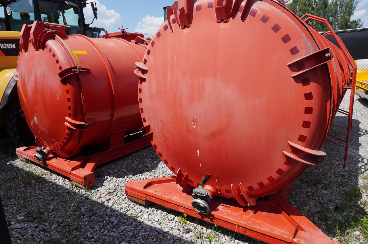 STAL UNUSED Septic barrel / 13000 l - Ampliroll/ Multibenne système: photos 5 STAL UNUSED Septic barrel / 13000 l - Ampliroll/ Multibenne système: photos 5