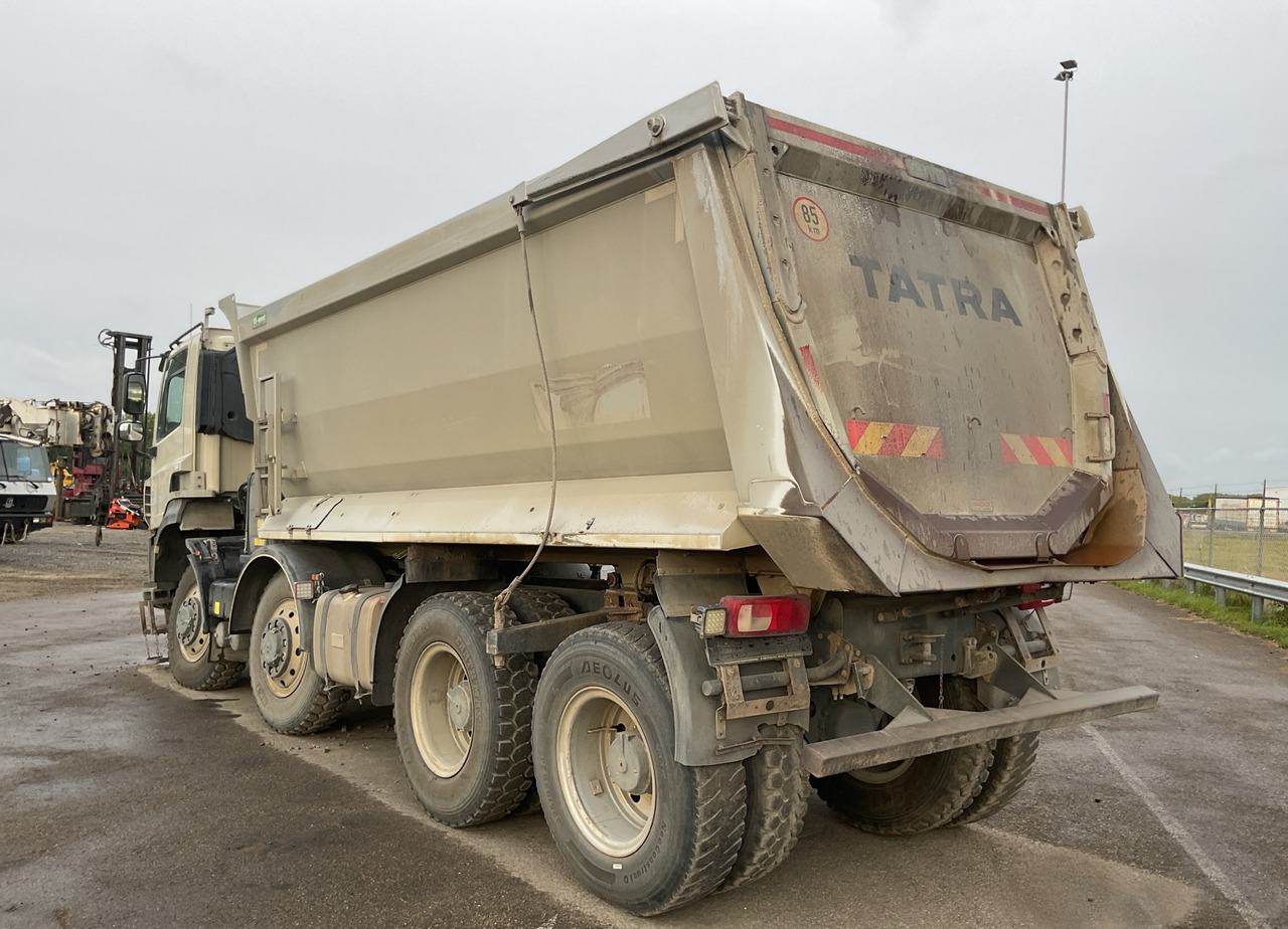 TATRA Phoenix 8x8 Twin-Steer Quad/A dump truck / 30 tho. km - Tombereau rigide: photos 3 TATRA Phoenix 8x8 Twin-Steer Quad/A dump truck / 30 tho. km - Tombereau rigide: photos 3
