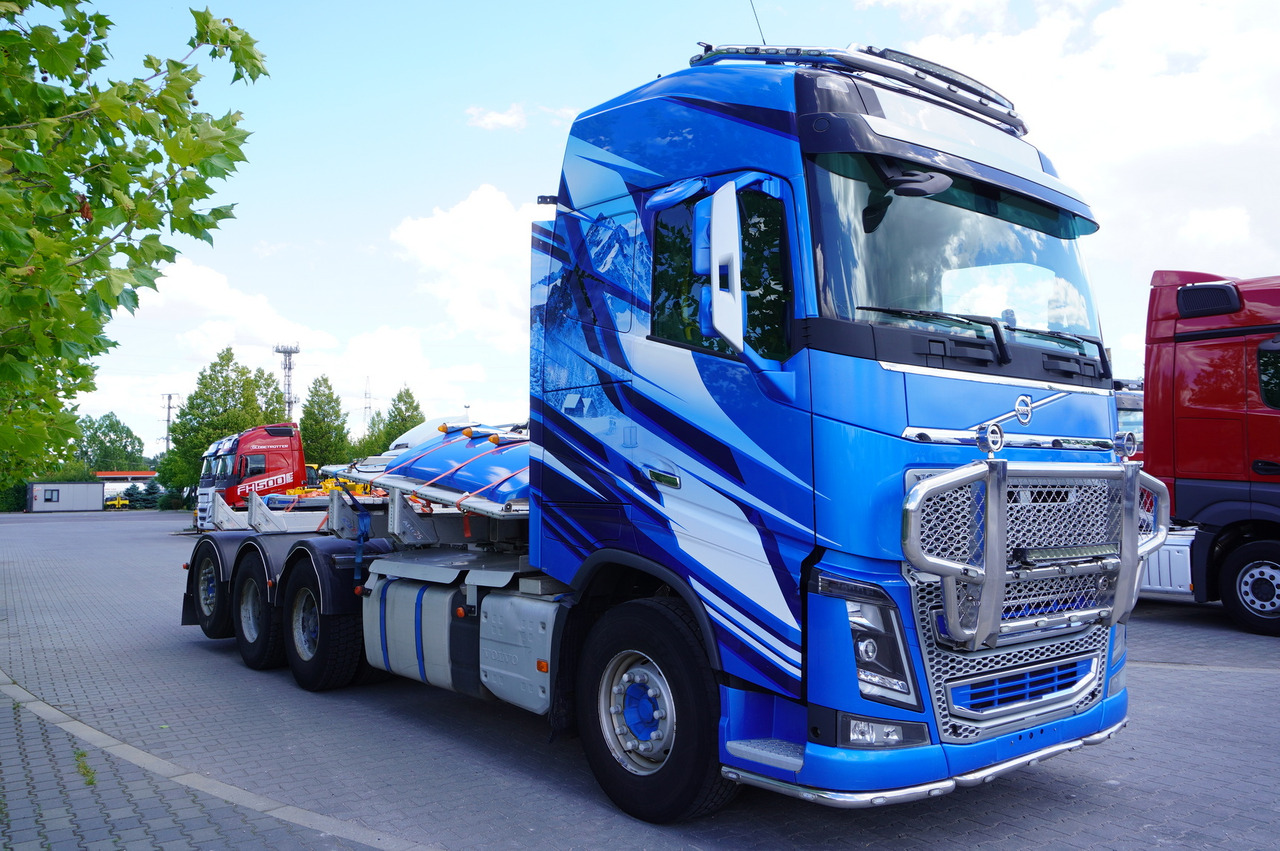 VOLVO FH16 750 8x4 / ALUCAR stanchion superstructure / 7.6 m chassis / Steered axle - Camion grumier: photos 4 VOLVO FH16 750 8x4 / ALUCAR stanchion superstructure / 7.6 m chassis / Steered axle - Camion grumier: photos 4
