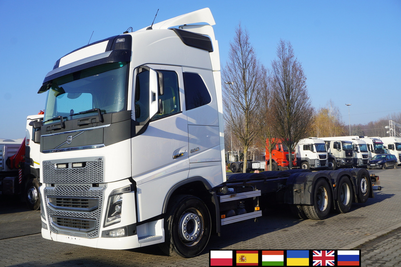 VOLVO Volvo FH 650 8x4/4 / Truck chassis / steered 4th axle - Camion grue: photos 1 VOLVO Volvo FH 650 8x4/4 / Truck chassis / steered 4th axle - Camion grue: photos 1