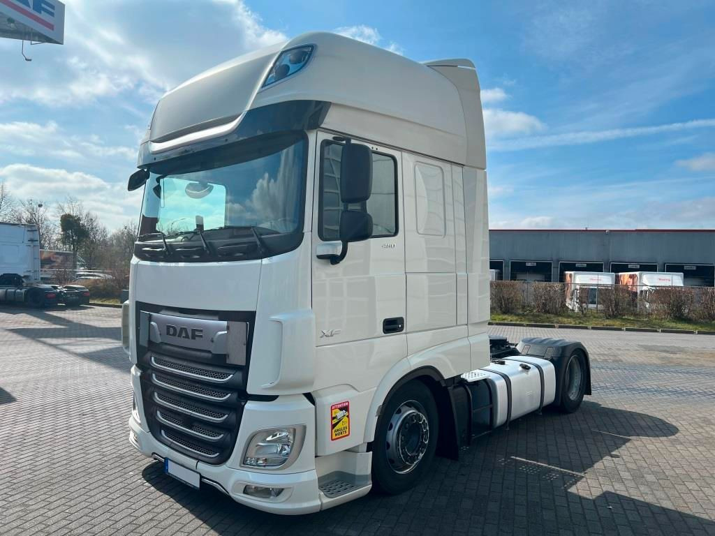 DAF XF 480 FT SSC Low Deck TraXon Intarder 2 x Tank - Tracteur routier: photos 2 DAF XF 480 FT SSC Low Deck TraXon Intarder 2 x Tank - Tracteur routier: photos 2