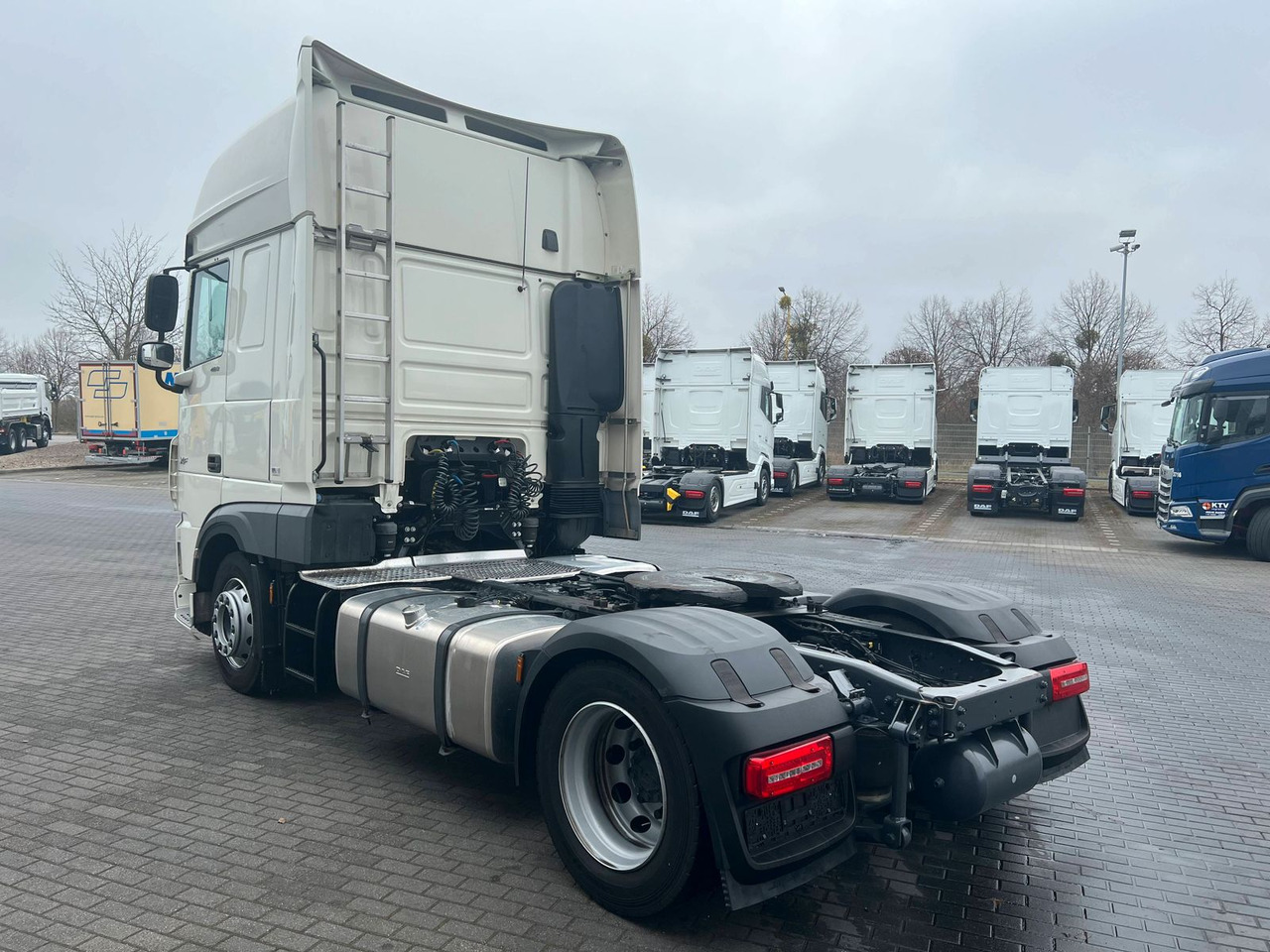 DAF XF 480 FT SSC LowDeck MX-Engine Brake Standklima - Tracteur routier: photos 3 DAF XF 480 FT SSC LowDeck MX-Engine Brake Standklima - Tracteur routier: photos 3