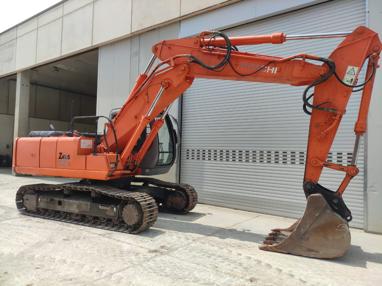 HITACHI ZX210N - Pelle sur chenille: photos 3 HITACHI ZX210N - Pelle sur chenille: photos 3