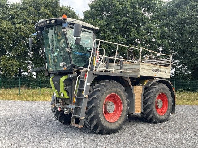 2013 Claas Xerion 3800 Saddle Trac 4WD Tractor - Tracteur agricole: photos 2 2013 Claas Xerion 3800 Saddle Trac 4WD Tractor - Tracteur agricole: photos 2