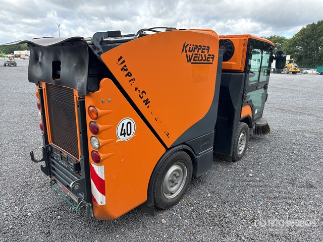 2016 Boschung S2 Urban Sweeper Truck - Balayeuse de voirie: photos 3 2016 Boschung S2 Urban Sweeper Truck - Balayeuse de voirie: photos 3