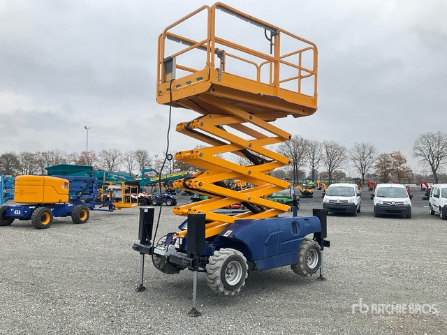 2016 Haulotte 12RTE 4x4 Electric Scissor Lift - Nacelle ciseaux: photos 3 2016 Haulotte 12RTE 4x4 Electric Scissor Lift - Nacelle ciseaux: photos 3