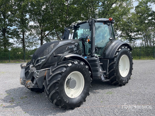 2021 Valtra T 235 Versu 4WD Tractor - Tracteur agricole: photos 1 2021 Valtra T 235 Versu 4WD Tractor - Tracteur agricole: photos 1