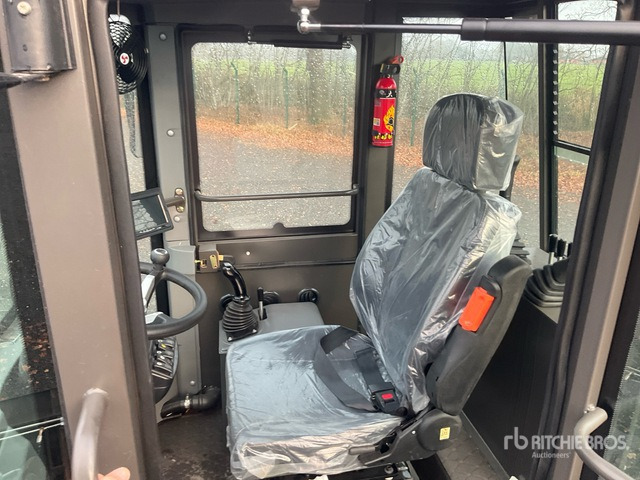 2025 Plus Power HQ15-10 Mini (Unused) Backhoe Loader - Tractopelle: photos 4 2025 Plus Power HQ15-10 Mini (Unused) Backhoe Loader - Tractopelle: photos 4