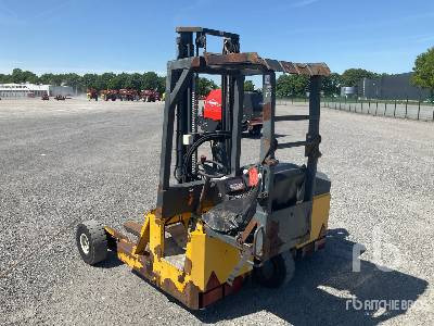 MOFFETT M4-20.3 - Chariot tout terrain: photos 2 MOFFETT M4-20.3 - Chariot tout terrain: photos 2