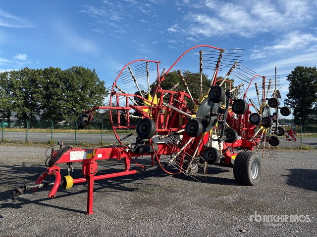 Poettinger TOP 1252 Hay Rake - Faneuse: photos 2 Poettinger TOP 1252 Hay Rake - Faneuse: photos 2