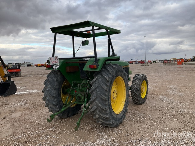 1990 John Deere 2450 4WD Tractor - Tracteur agricole: photos 4 1990 John Deere 2450 4WD Tractor - Tracteur agricole: photos 4