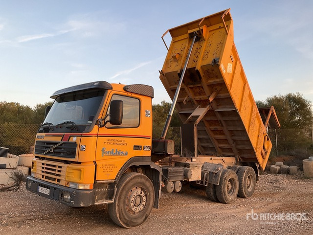 2006 Volvo FM12-380 6x4 T/A Dump Truck - Camion benne: photos 2 2006 Volvo FM12-380 6x4 T/A Dump Truck - Camion benne: photos 2