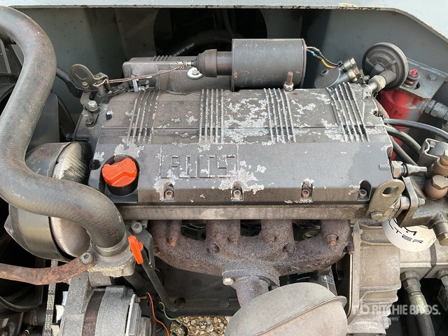 2007 Haulotte HA12PX 4WD Diesel Articulating Boom Lift - Nacelle articulée: photos 5 2007 Haulotte HA12PX 4WD Diesel Articulating Boom Lift - Nacelle articulée: photos 5