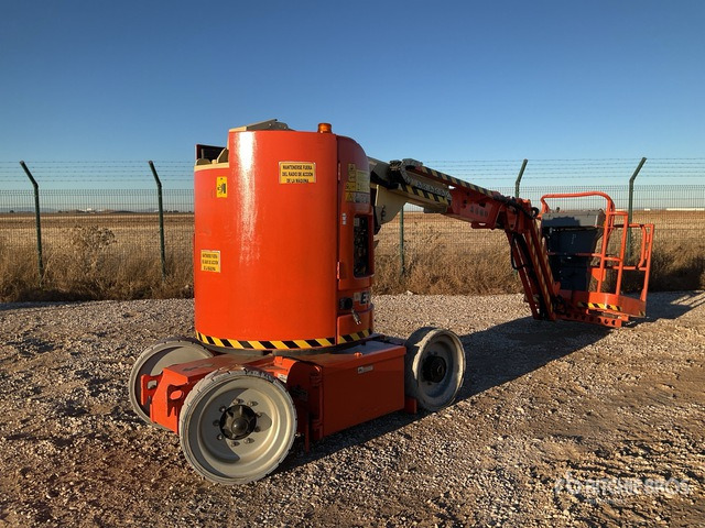 2007 JLG E300 AJP 2WD Electric Articulating Boom Lift - Nacelle articulée: photos 2 2007 JLG E300 AJP 2WD Electric Articulating Boom Lift - Nacelle articulée: photos 2