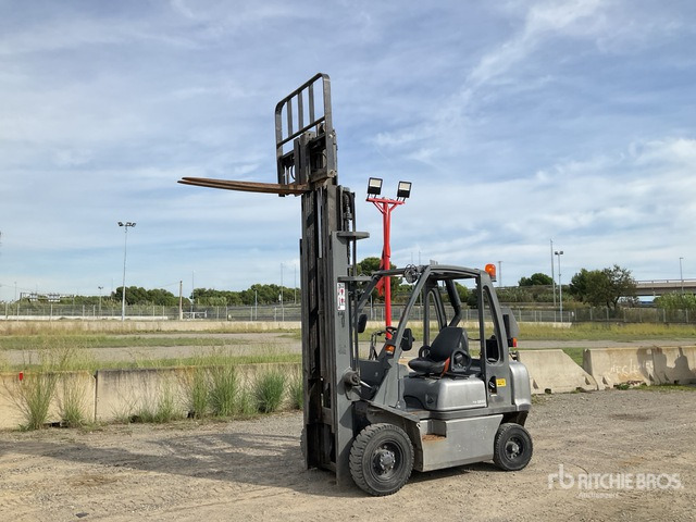 2007 Nissan FD02A25Q 2500 kg Forklift - Chariot élévateur diesel: photos 2 2007 Nissan FD02A25Q 2500 kg Forklift - Chariot élévateur diesel: photos 2